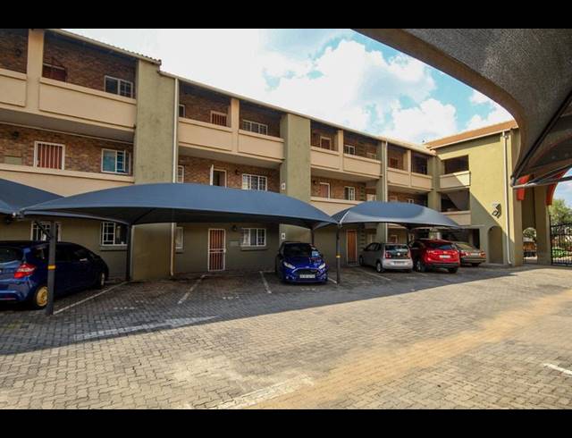 1 BEDROOM APARTMENT FOR SALE IN ROOIHUISKRAAL NORTH